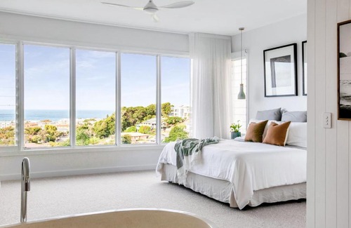 Kingscliff Casa | Luxe Paradise with sweeping Ocean Views & Pool