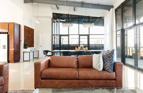 Cape Town City Centre Apartamento | Luxe Penthouse with Private Rooftop Pool and Panoramic Views