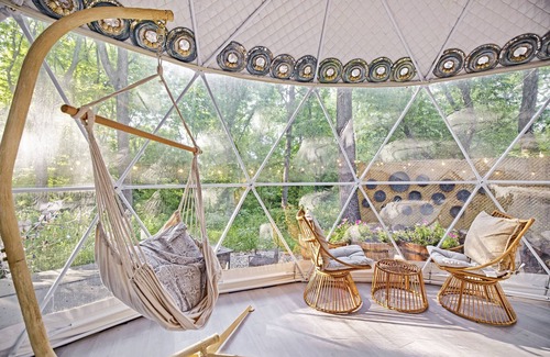 Leesburg Cabina | Luxe & Picturesque Dome Haven ~ Hot Tub ~ Glamping