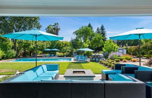 Kenwood Casa | Luxe Pool Spa Fire Pit Game Room Piano Sonoma Pool Retreat by AvantStay