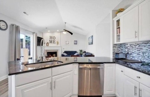 Ogden Casa | Luxe Private Beach Getaway Minutes to the Ocean!