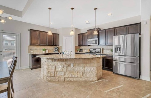 San Antonio Casa | Luxe Private Getaway*️SeaWorld*️Near the Heart*️of San Antonio