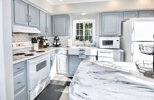 Terrell Casa | Luxe Private Waterfront Getaway on Lake Norman!