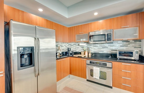 Kingston Condominio | Luxe Resort Condo - 2 Mi to Daytona Beach!