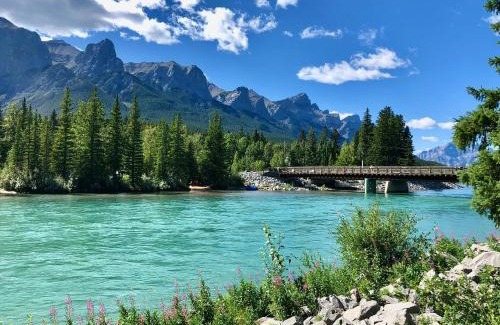 Teepee Town Casa | Luxe Retreat by Canadian Rockies Vacation Rentals