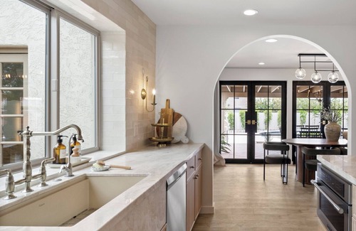 Raskin Estates Casa | Luxe Retreat: Heated Lazy River, Pickleball, Gym/Spa, 2 Ensuites, 4 Full Baths