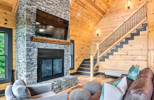 Nebo Casa | Luxe Retreat w/ Mtn View < 5 Mi to Lake James