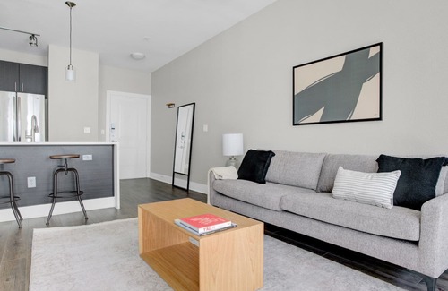 Riverside Apartamento | Luxe Riverside Studio w/ Gym & W/D, nr Lady Bird Lake, by Blueground