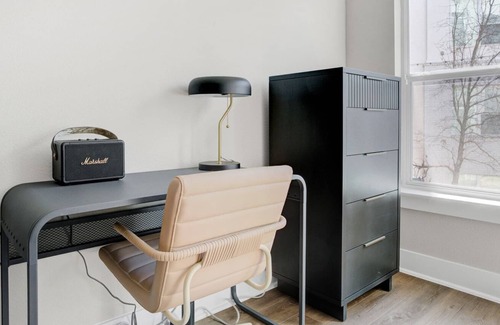 Riverside Apartamento | Luxe Riverside Studio w/ Gym & W/D, nr Lady Bird Lake, by Blueground