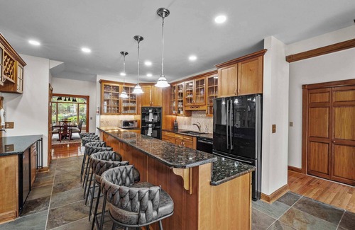 Lake Harmony Casa | Luxe,Sleeps20,Bar&Lounge,Karaoke,HotTub,GameRoom