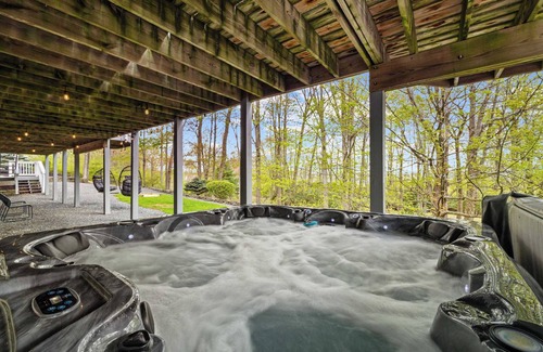 Lake Harmony Casa | Luxe,Sleeps20,Bar&Lounge,Karaoke,HotTub,GameRoom