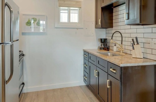 Melrose Condominio | Luxe Studio in Music City near Downtown, Walkable to Great Restaurants & More!