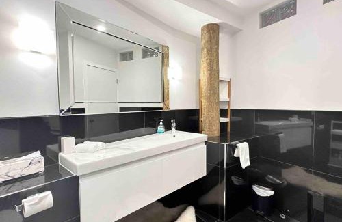 Kelvin Heights Apartamento | Luxe Studio with Lake and Mountain Views