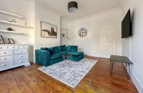Knight's Hill Apartamento | Luxe & Stylish 1 Bed Flat