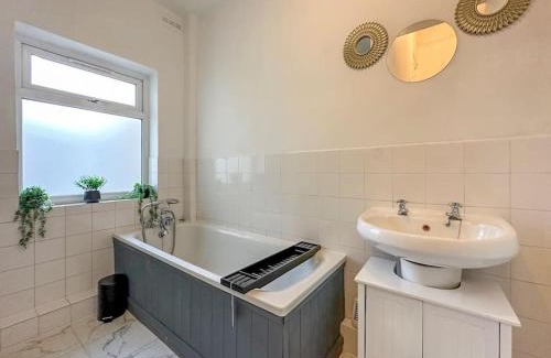 Knight's Hill Apartamento | Luxe & Stylish 1 Bed Flat