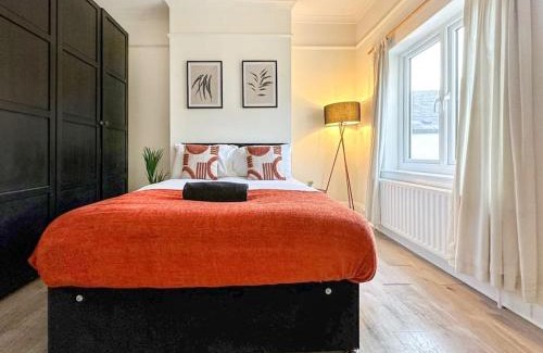 Knight's Hill Apartamento | Luxe & Stylish 1 Bed Flat