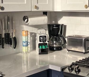 East Village Apartamento | Luxe Suite Convention Center Partial Ocean View with Free Parking