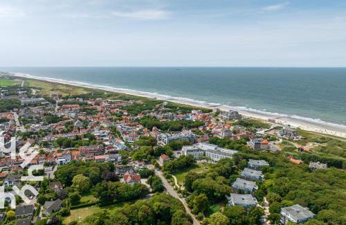 Domburg Apartamento | Luxe Tinyhouse Domburg, midden in het centrum en toch rustig gelegen