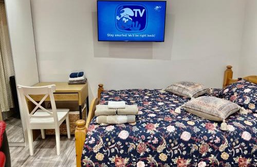 North Greenford Casa | Luxe Villa, 4 En-suite Bedrooms - West London - Wembley Stadium 5KM away