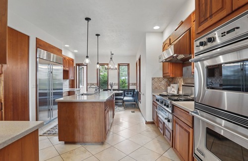 Colonial Pine Hills Casa | Luxe Villa Expansive Yard Near Rapid City