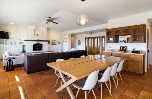 Joshua Tree Villa | Luxe Villa | Heated Pool | Spa | Mountain Views