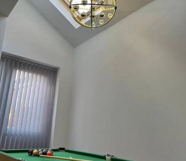 Stonnall Casa | LUXE Villa Near NEC, BHX & Train