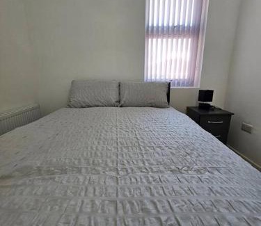 Stonnall Casa | LUXE Villa Near NEC, BHX & Train