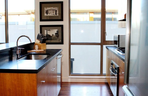 Hood River Condominio | Luxe Water View Condo in the Heart of Hood River