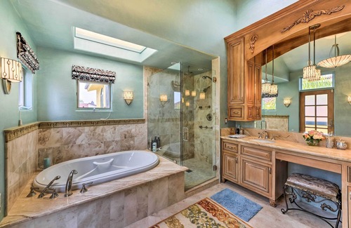 Channel Islands Casa | Waterfront Oxnard House w / Jacuzzi privado!