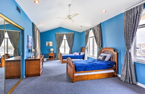 Channel Islands Casa | Waterfront Oxnard House w / Jacuzzi privado!