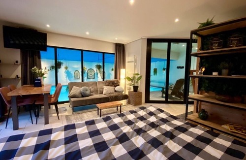 't Hart Cama Y Desayuno | Luxe Wellness Bed & Breakfast in Midden Nederland. Met warm privé zwembad