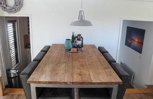 De Veenhoop Casa | Luxe woonboot unieke locatie Friesland Âlde Feanen