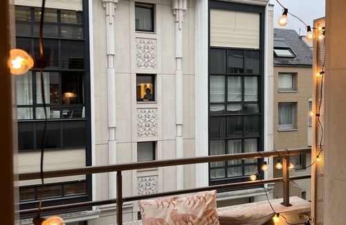 Levallois-Perret Apartamento | LuxeLevallois: Stylish & Comfortable Home with a Balcony in Great Location