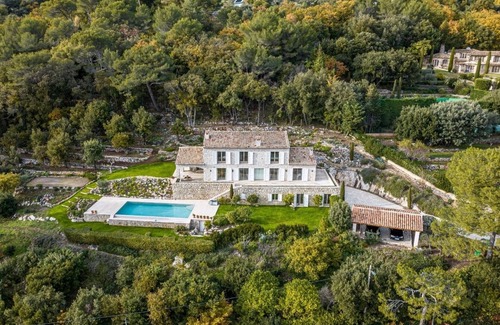 Tourrettes-sur-Loup Casa | Luxery Stone house with 180˚ Sea views, heated infinity pool, air-con, renovated