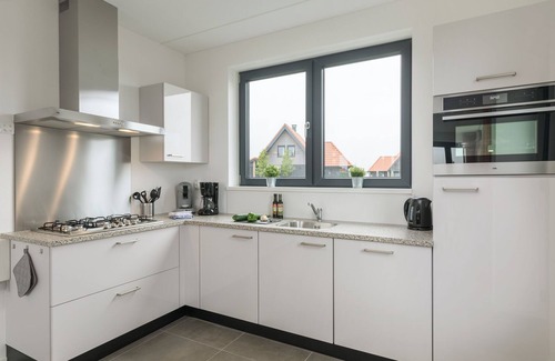 Ossenzijl Villa | Lujosa villa de agua con dos baños, en los lagos de Frisia