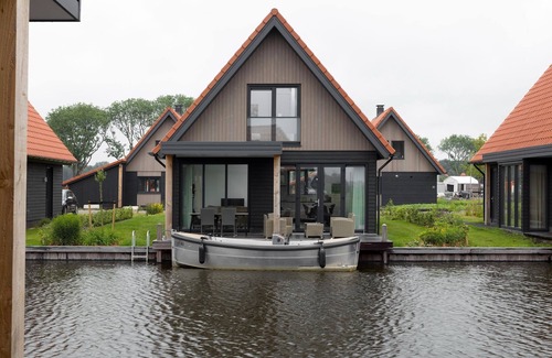 Ossenzijl Villa | Lujosa villa de agua con dos baños, en los lagos de Frisia