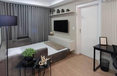 Gleba Fazenda Palhano Apartamento | Luxo na Gleba com ar na sala e quarto, lava e seca e academia