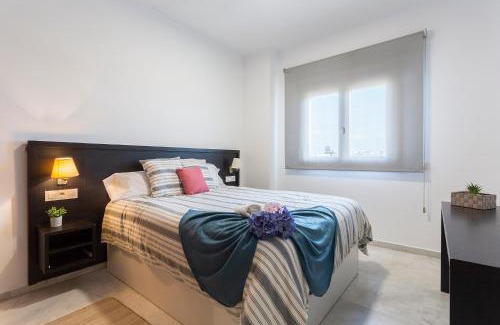 Bormujos Apartamento | LuxSevilla Moderno Piscina Free Parking