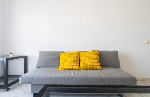 Bormujos Apartamento | LuxSevilla Moderno Piscina Free Parking