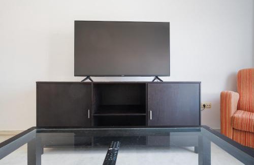 Bormujos Apartamento | LuxSevilla Moderno Piscina Free Parking