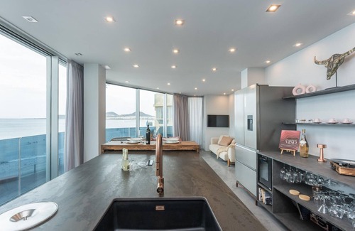 Las Palmas de Gran Canaria Apartamento | Luxury Suite Facing Las Canteras Beach