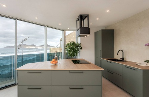 Las Palmas de Gran Canaria Apartamento | Luxury Suite on Las Canteras Beach