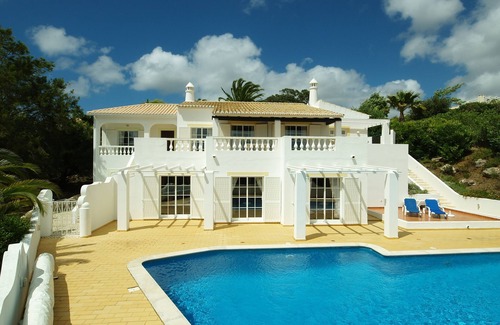 Vila do Bispo Villa | Lujo 4/5 Bed Villa con piscina privada, mar, golf y vistas al lago
