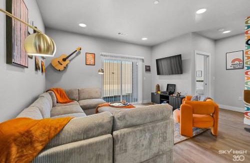Rogers Apartamento | Luxuary Apt, Pool, Kingbeds, Near Amp