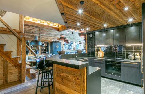 Val-d'Isere Apartamento | Luxueux Duplex 6P avec Jacuzzi, Hammam, Cheminée, Garage, Proche Pistes et Commerces - FR-1-694-357