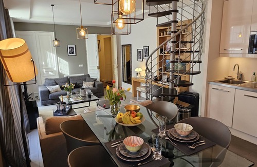 8th Arrondissement Apartamento | Luxueux Duplex aux Pieds des Champs-elysées