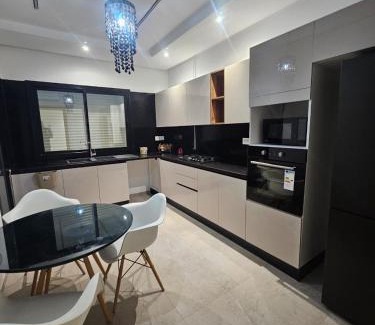 El Menzah 5 Apartamento | Luxueux S+2 Menzah5