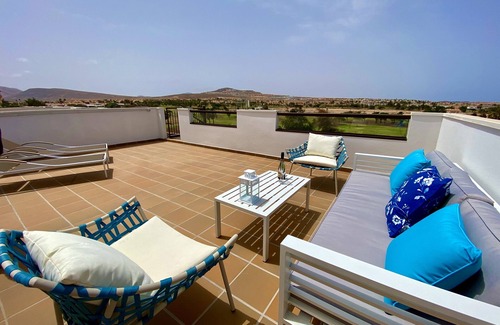 Caleta de Fuste Apartamento | Luxury Penthouse Apartment overlooking the Golf Course