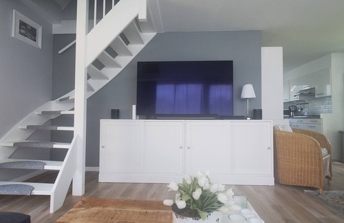 Sint Maarten Casa | Luxuriöses Ferienhaus mit Terrassenüberdachung, WLAN, Gemeinschaftspool, E-Bikes