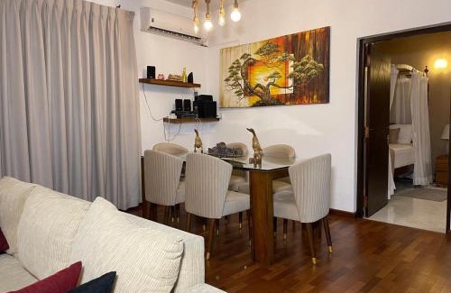 Thalapathpitiya Apartamento | Luxurious Fully Furnished Apartment for Rent at 2000 Plaza, Colombo